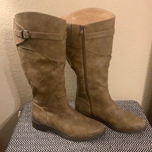 Women’s plus size wide calf boots. Size 11 women’s.